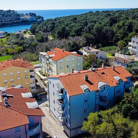 Vallis On The Lungomare, Near The Sea Apartment