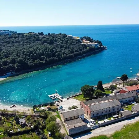 Vallis On The Lungomare, Near The Sea Pula